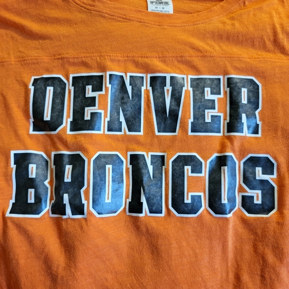 VS Pink Denver Broncos NFL Tshirt - Picture 2 of 5